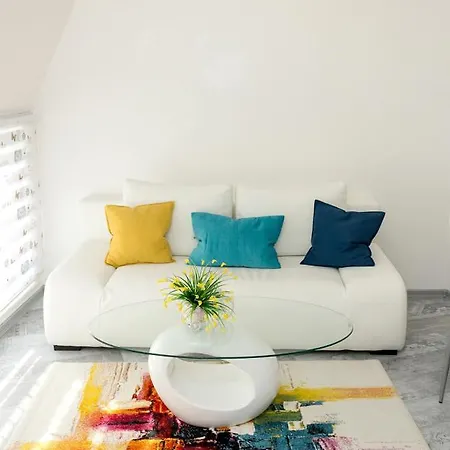 Cozy Central Apartment *